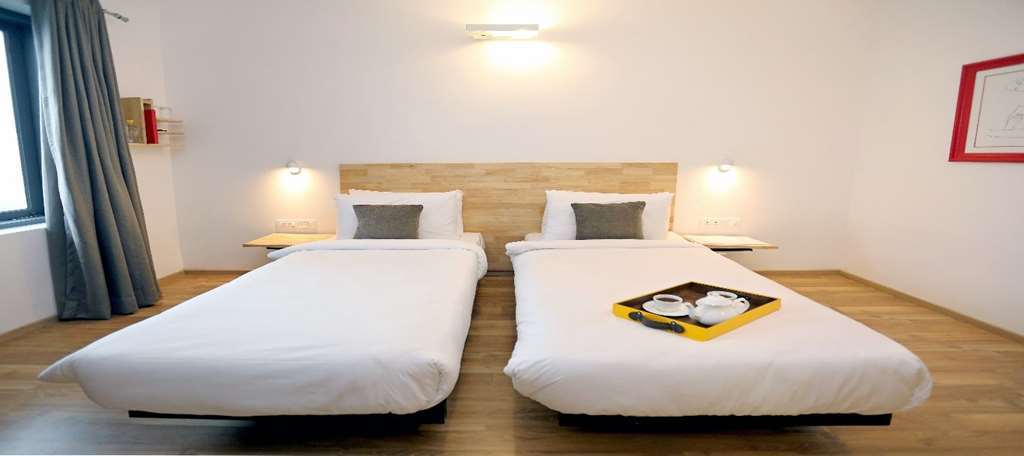 Oyo Townhouse 018 Medanta Hotel Gurgáon Szoba fotó